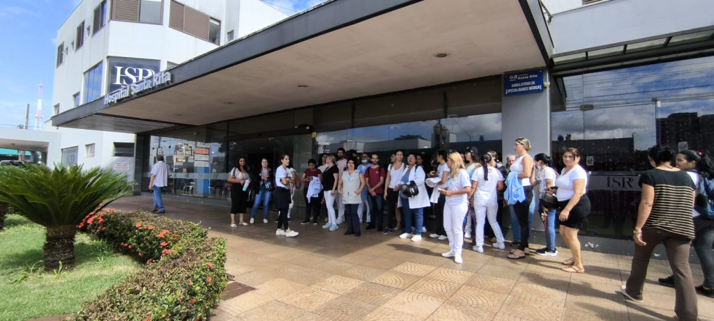 Funcionários do Hospital Santa Rita fazem protesto atraso no pagamento de salário