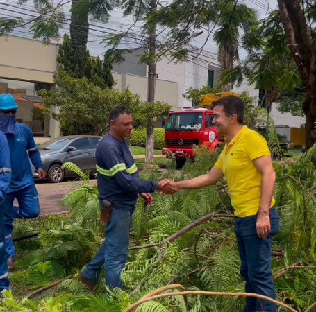 No primeiro dia útil do mandato, Marçal vistoria trabalho de limpeza nas ruas