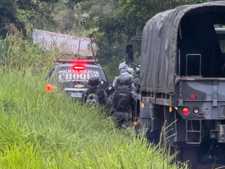 Trabalhadores sem-terra invadem fazenda e são expulsos pelo Choque da PM