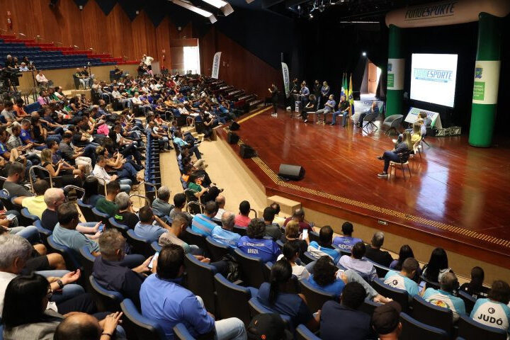 Encontro estadual apresenta calendário esportivo e diretrizes em MS