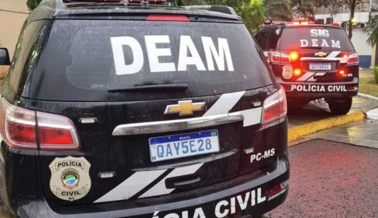Homem que usava câmeras de segurança para manter mulher em cárcere privado é preso