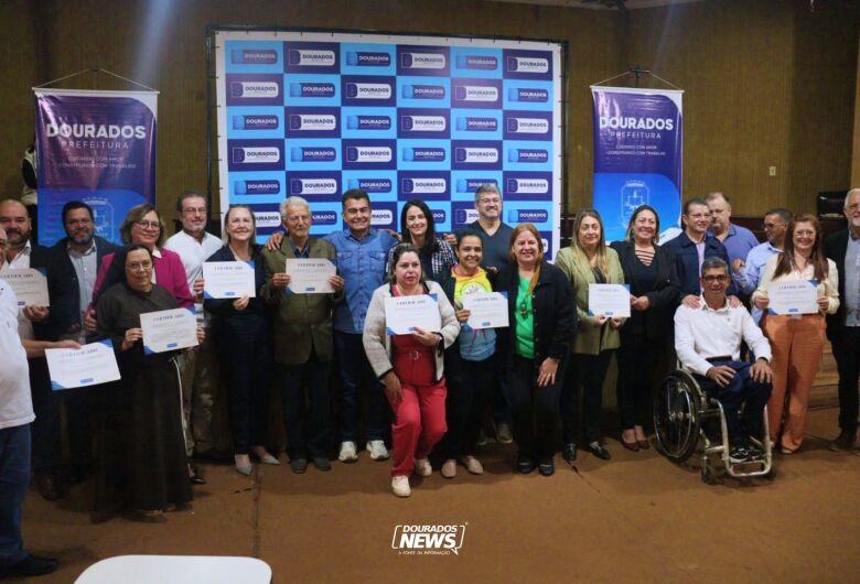Prefeitura faz entrega simbólica de R$ 361 mil de emendas impositivas para entidades sociais