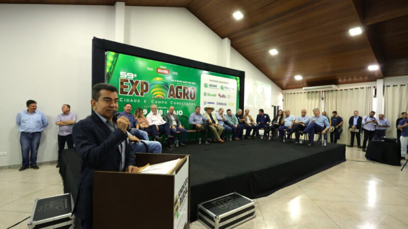 Na Expoagro, prefeito destaca esforços para volta dos voos comerciais a Dourados