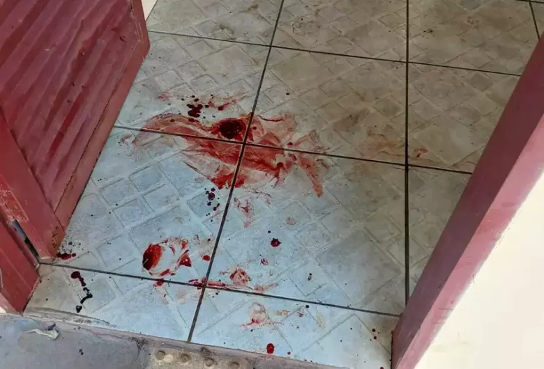 Homem invade ONG que abriga crianças e esfaqueia esposa