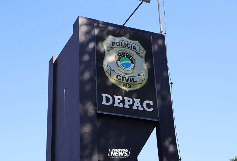 Jovem deixa moto estacionada na frente de casa e após uma hora percebe furto