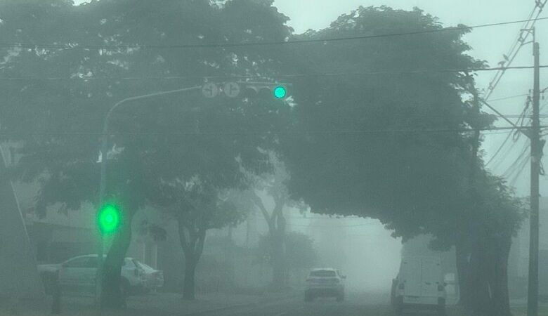 Dourados amanhece sob forte neblina e deve ter sábado com calor e chuva