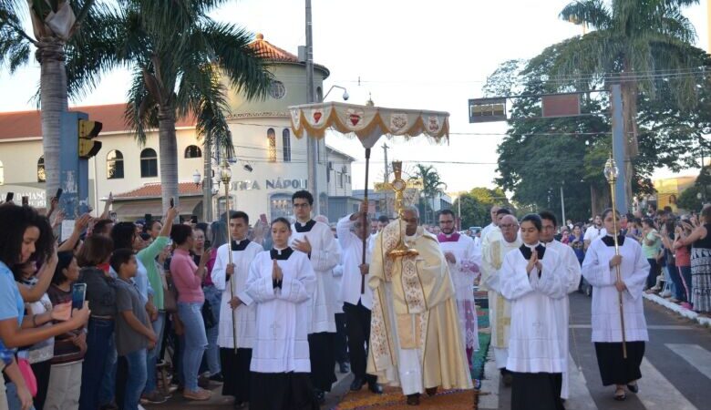 Corpus Christi será celebrado com missa, procissão e confecção de tapetes na quinta