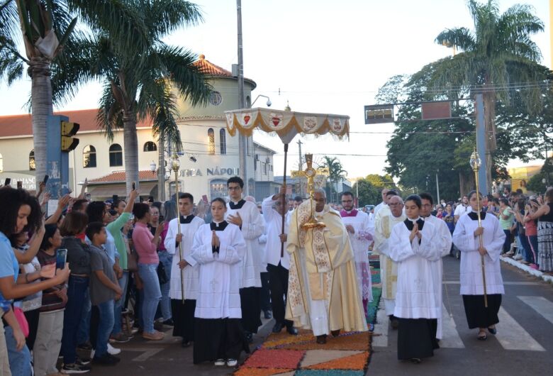 Corpus Christi será celebrado com missa, procissão e confecção de tapetes na quinta