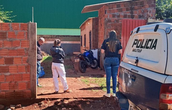 Homem é encontrado morto nos fundos de escola estadual na Vila São Brás