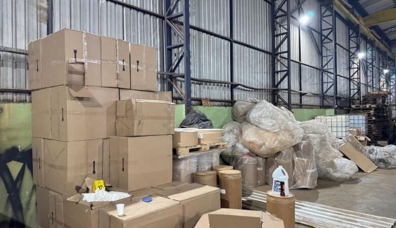 Ação que cumpre mandados em MS fecha fábrica clandestina de cigarros que escravizava paraguaios