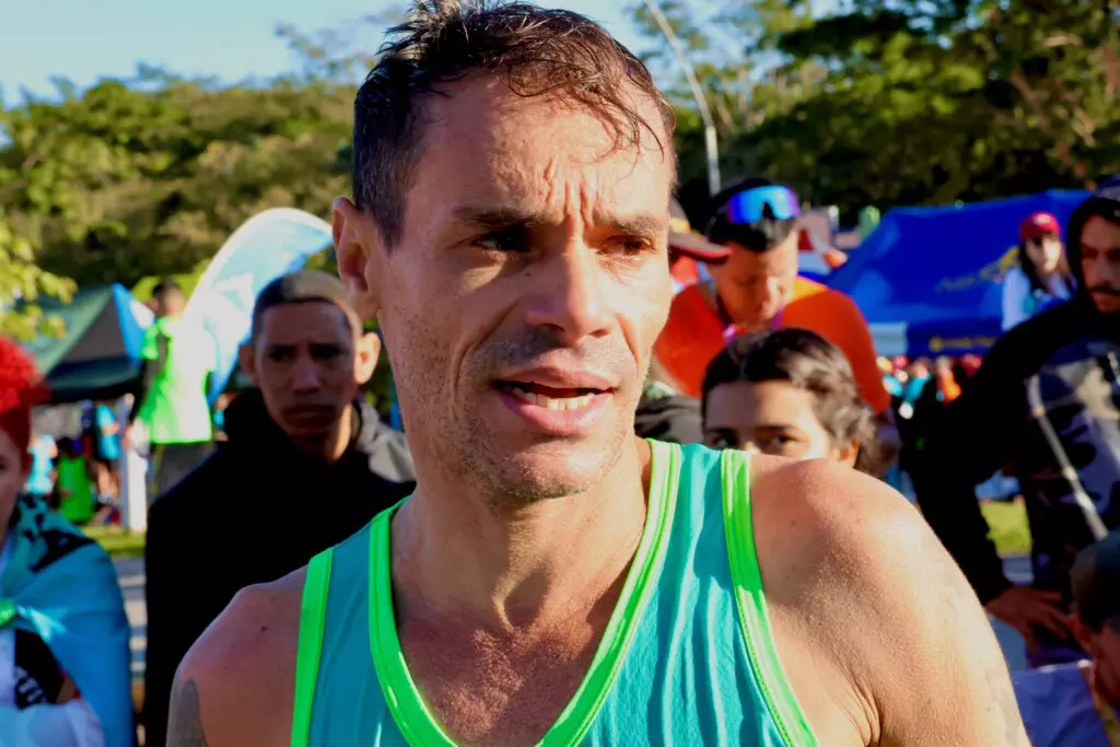Atleta olímpico, Franck Caldeira quebra recorde e vence Maratona de Campo Grande