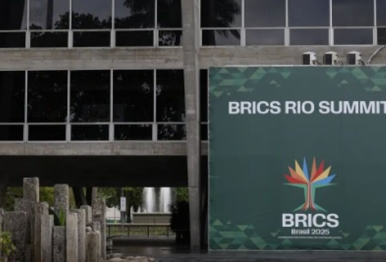 Em recado aos EUA, Brics critica imposição de tarifas unilaterais