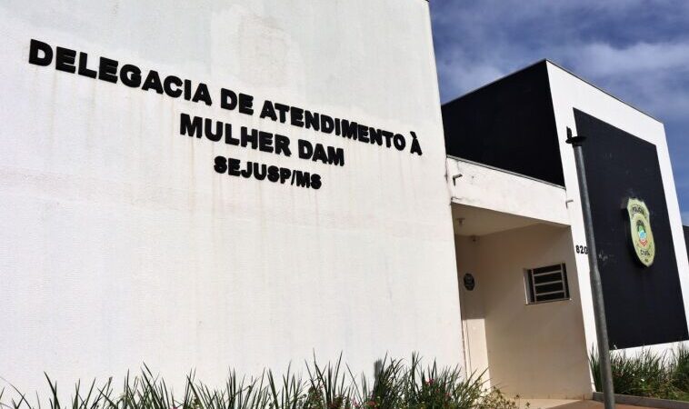 Homem é preso após estuprar ex-companheira grávida de 7 meses em Dourados