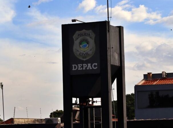 Mulher é presa após furtar ferramentas de caminhão no Jardim Água Boa