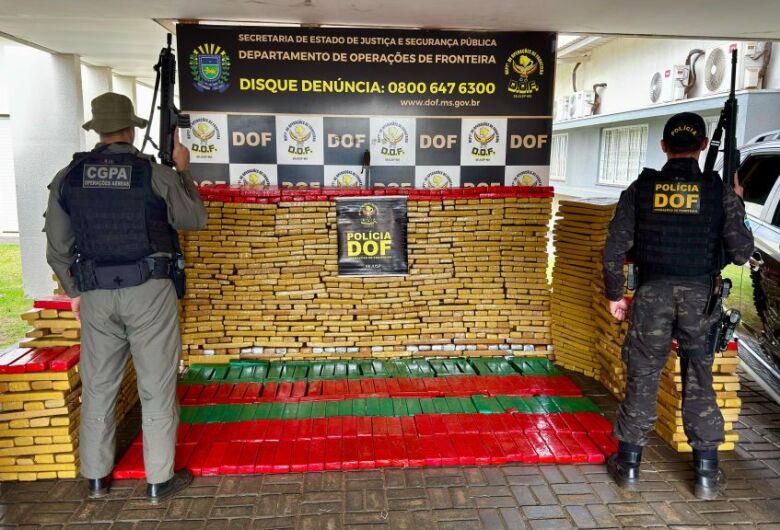 Veículos com 2,2 toneladas de maconha são apreendidos durante ação conjunta