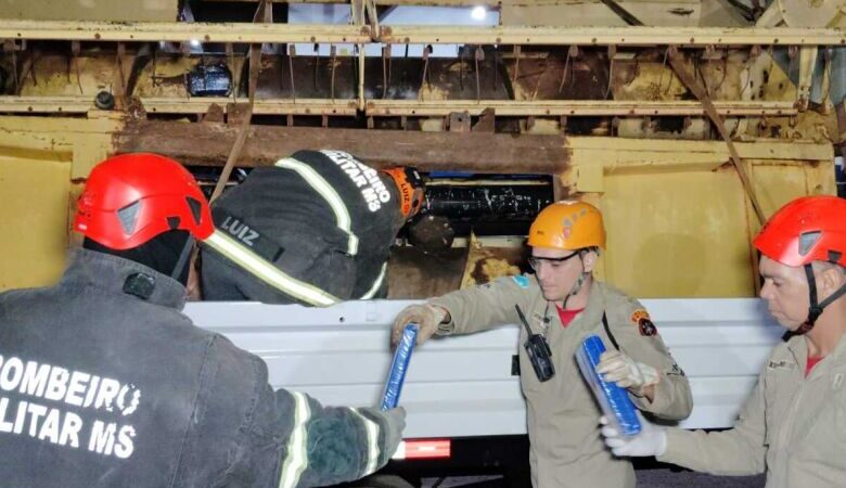 Drogas apreendidas em máquina agrícola na Vila Industrial pesaram quase 1t