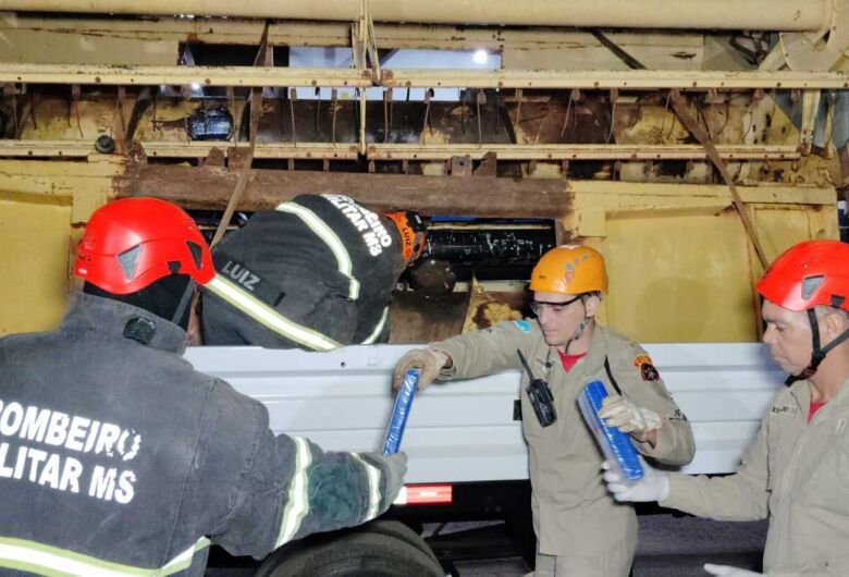 Drogas apreendidas em máquina agrícola na Vila Industrial pesaram quase 1t