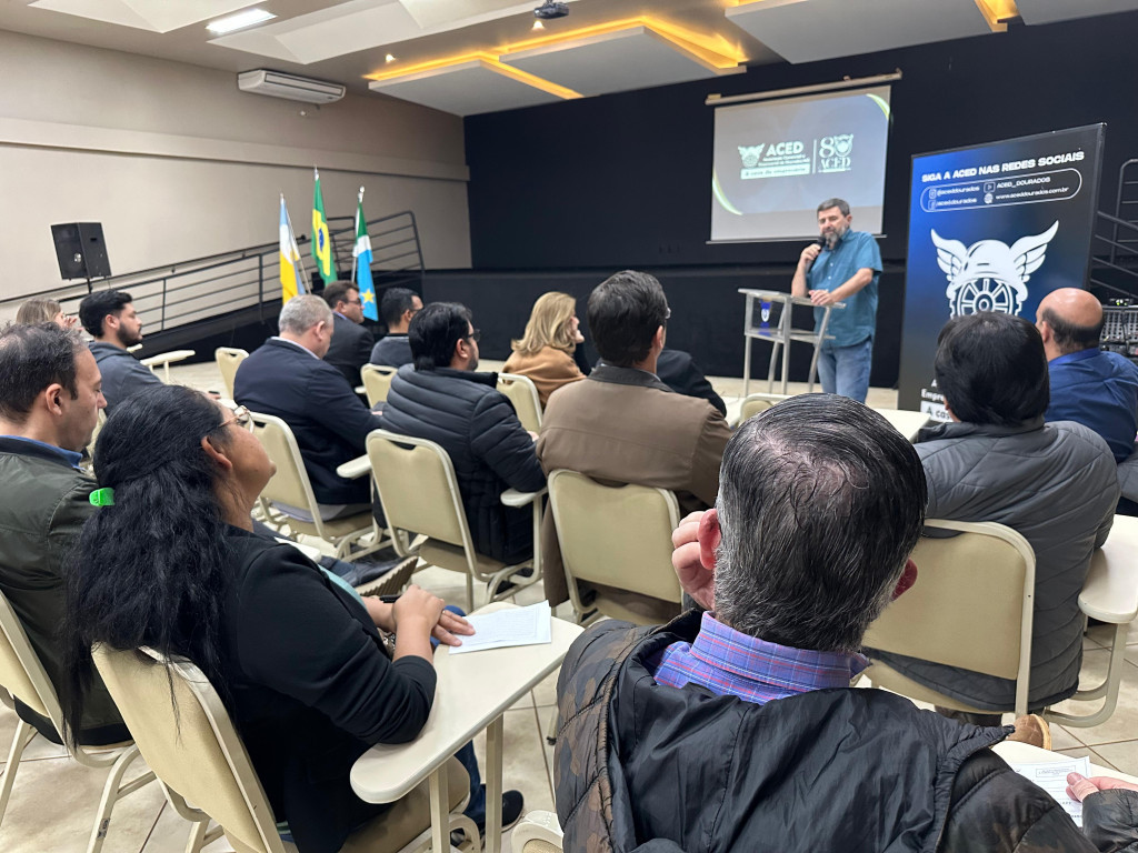 Entidades e empresários discutem propostas para transformar Dourados em um polo natalino