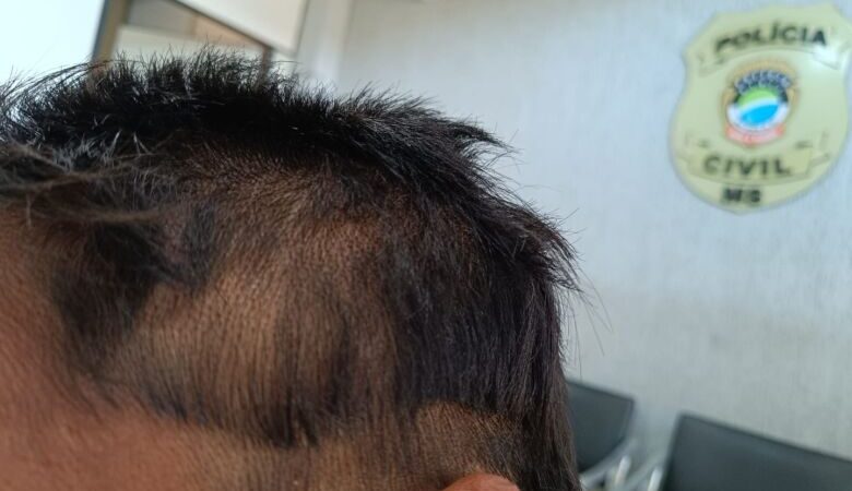 Mulher é mantida em cárcere privado, agredida e tem cabelo cortado pelo companheiro