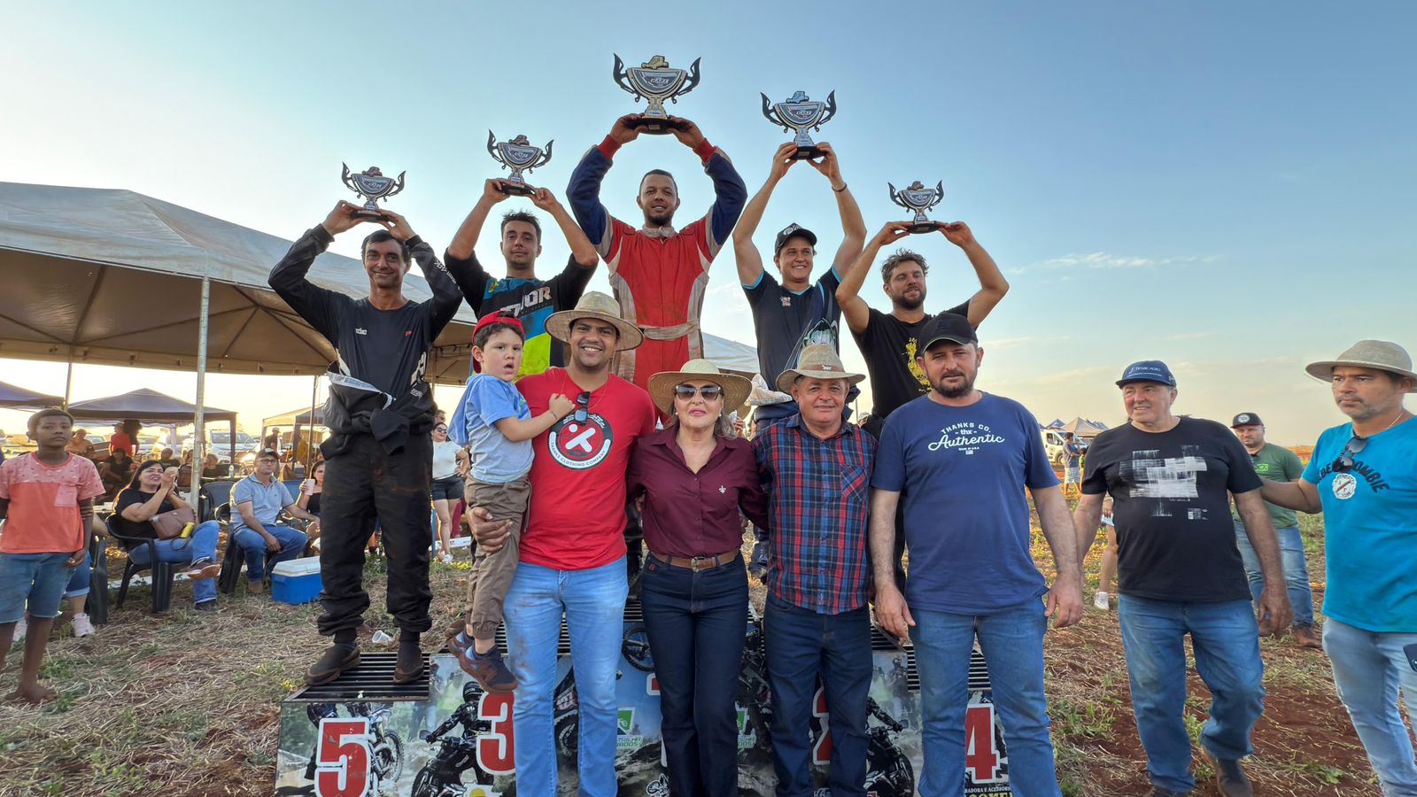 Sucesso Total: 4ª etapa do Kart Cross realizada pela prefeitura de Douradina no final de semana passado foi sucesso de organização e público