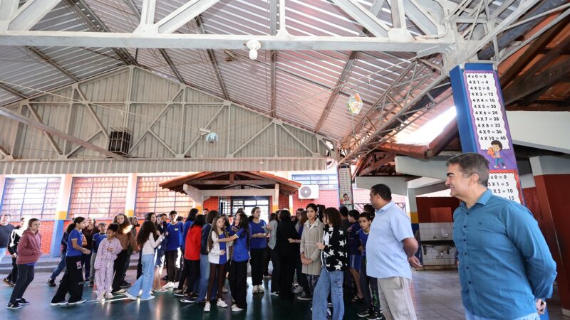 Prefeitura entrega reforma do refeitório da Escola Rosa Câmara