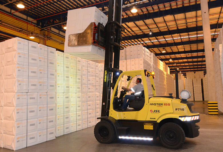 Indústria de MS fecha semestre com criação de quase 9 mil vagas de emprego