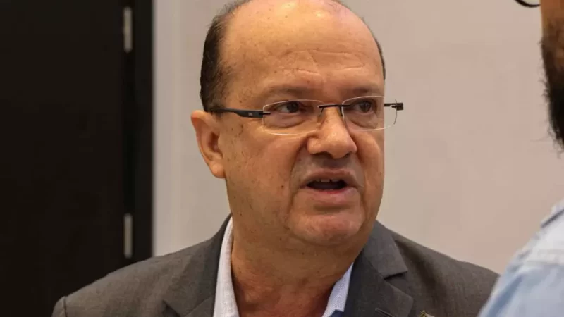 ‘Ninguém é insubstituível’: Barbosinha alfineta após PT deixar base de Riedel