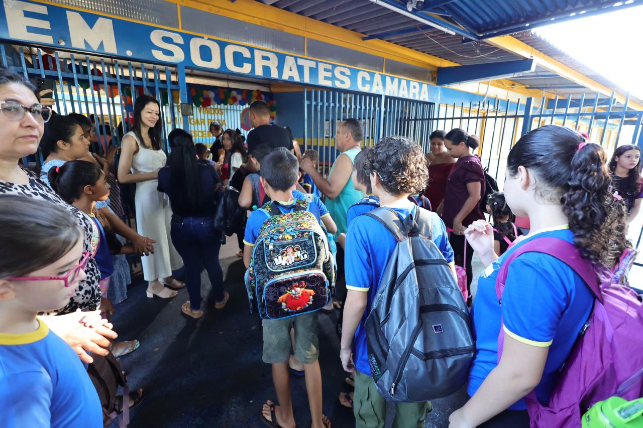 Prefeitura retoma as aulas em 46 escolas municipais e 39 centros de educação infantil