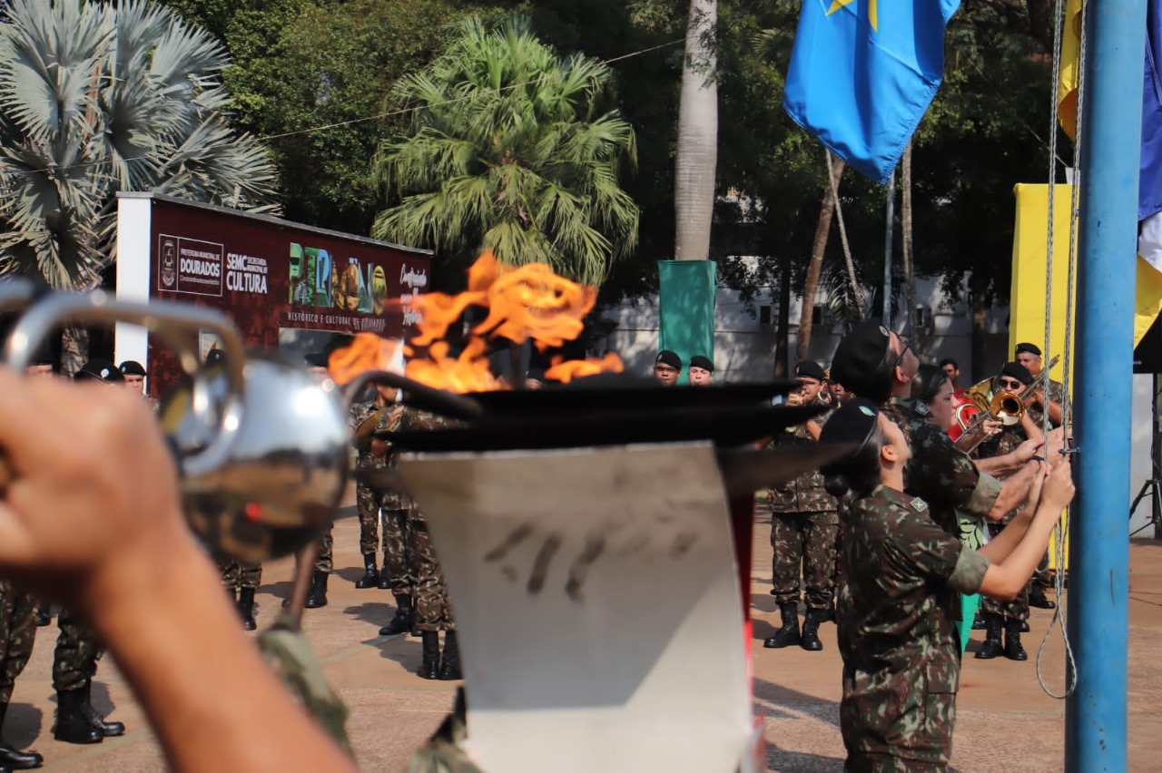 Prefeitura e 4ª Brigada de Cavalaria fazem acendimento da Chama da Pátria na segunda