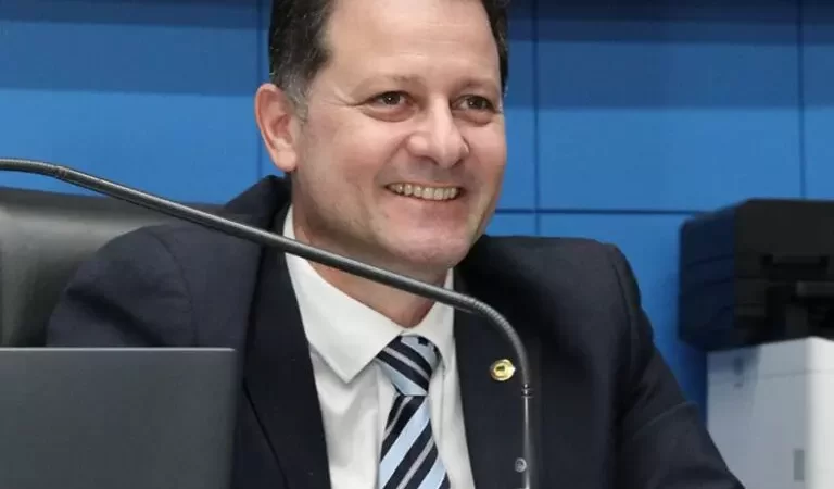 Com deputado em viagem e substituto ausente, Alems tem indefinição sobre quem assume presidência