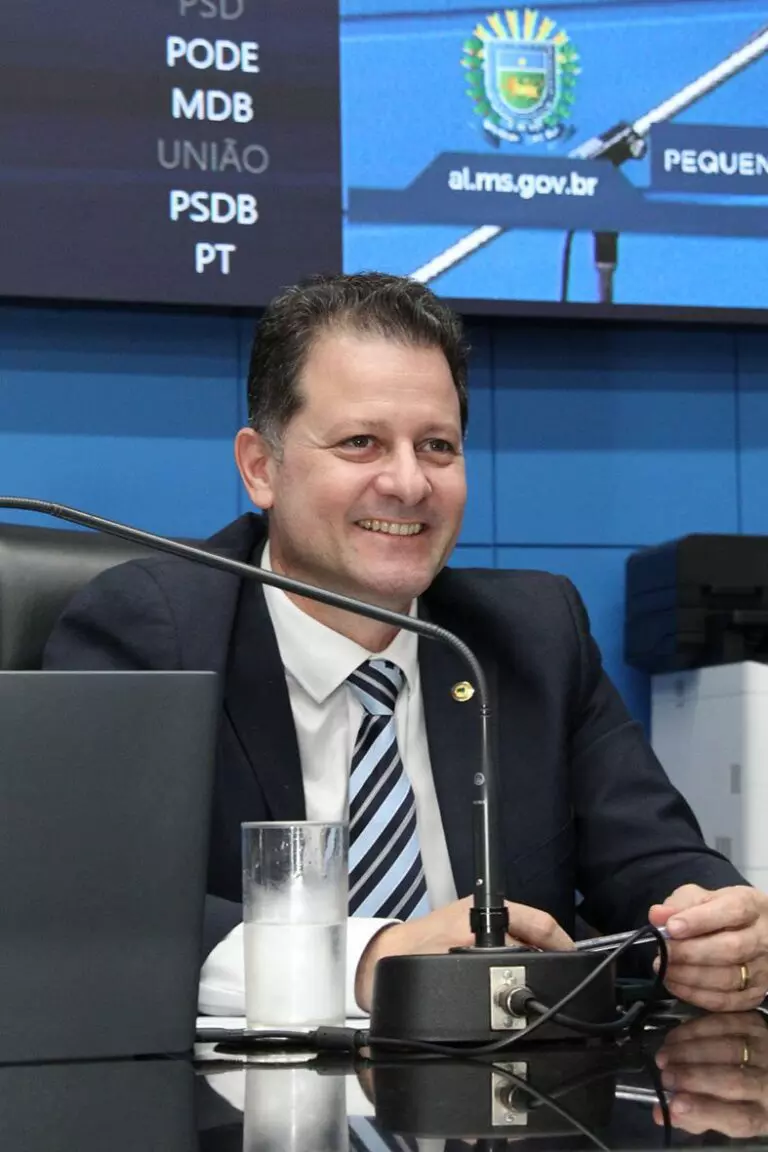 Com deputado em viagem e substituto ausente, Alems tem indefinição sobre quem assume presidência