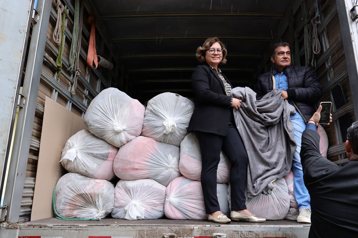 Prefeitura compra mais de 4 mil cobertores e fortalece ações da Assistência Social 