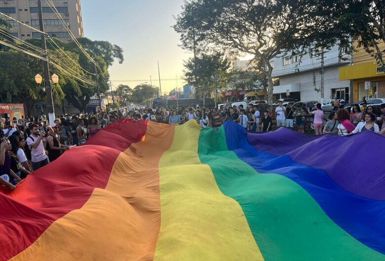 Com o tema “Amar sem medo, viver sem culpa”, parada da diversidade é hoje em Dourados