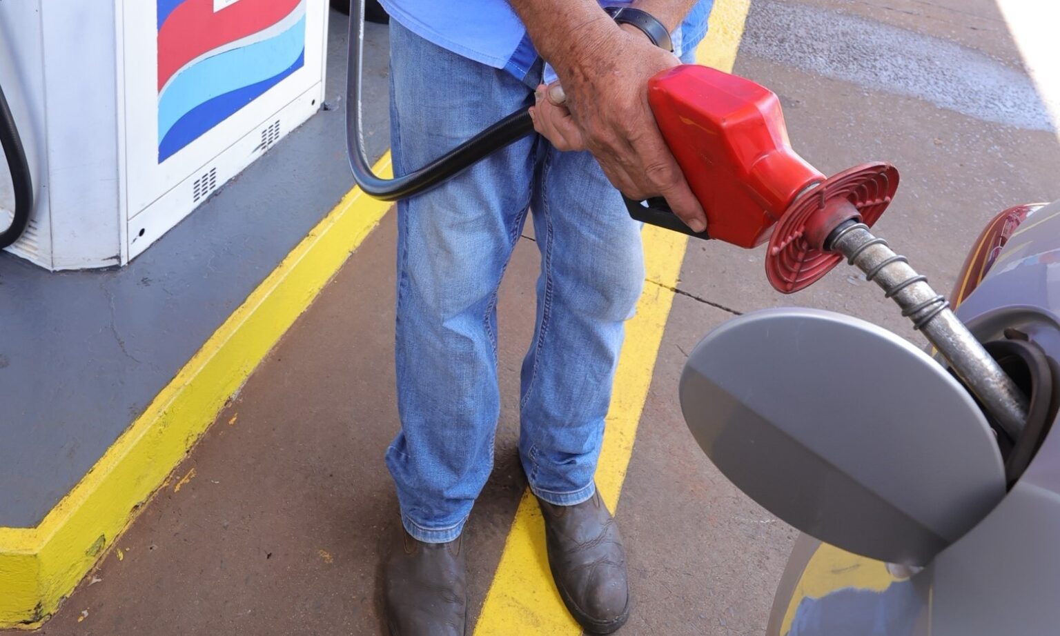 Preço da gasolina varia 3% e do etanol 27% em Dourados, aponta pesquisa do Procon