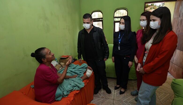 Prefeitura amplia serviços e equipe médica já realiza 220 atendimentos na casa de pacientes
