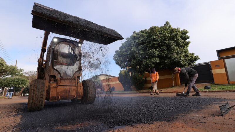Prefeitura inicia operação tapa-buraco no bairro Campo Dourado