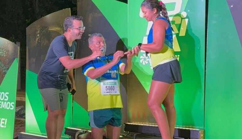 Corrida Sicredi tem pedido de casamento e reúne cerca de 2 mil pessoas nas ruas da capital