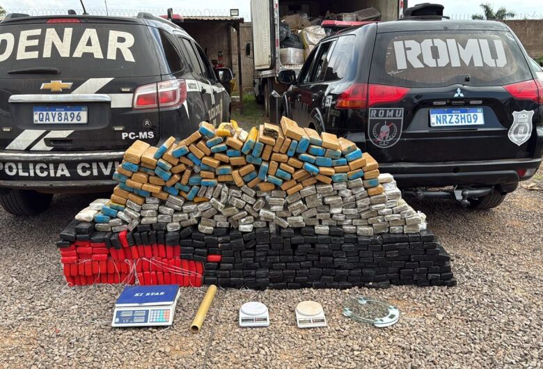 Residência é alvo de operação e quase meia tonelada de drogas são apreendidas