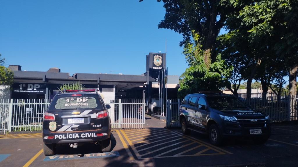 Jovem é preso por danos ao patrimônio público, ameaça e desacato a PMs