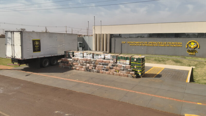 Dupla é presa com 2,7 toneladas de droga em meio à carga de ovos de galinha