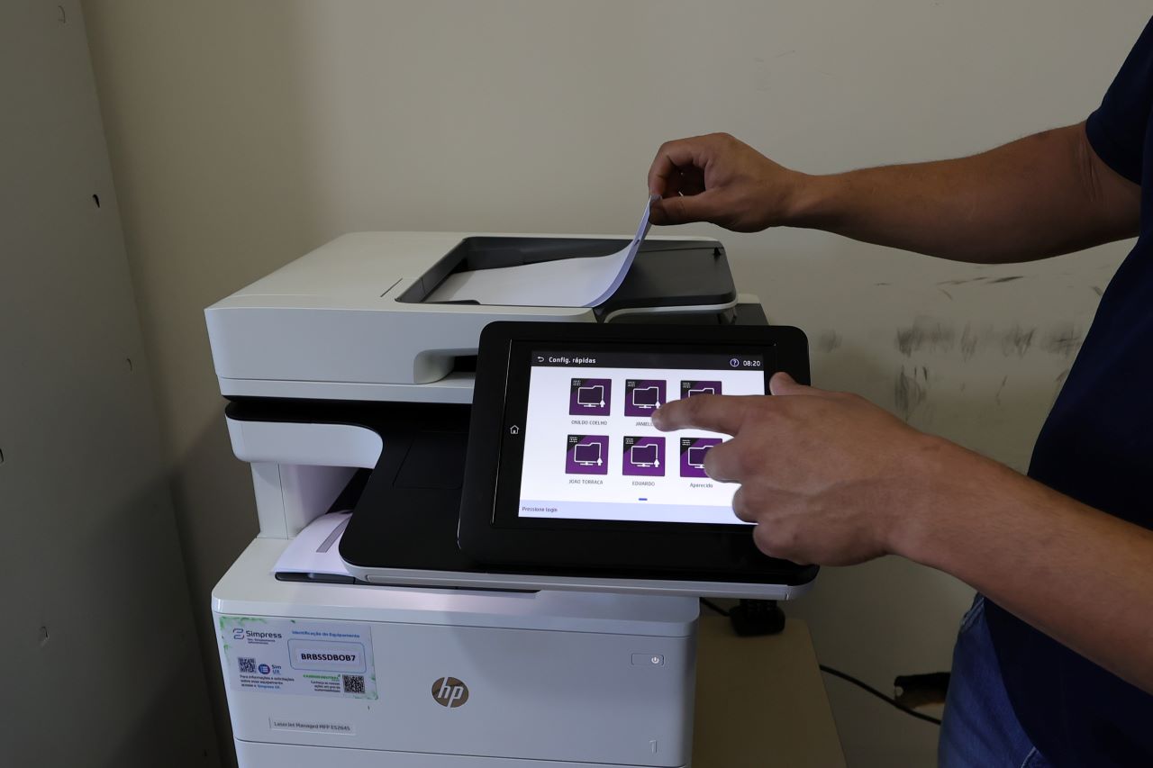 Para conter gastos, prefeitura adota impressão consciente de papel