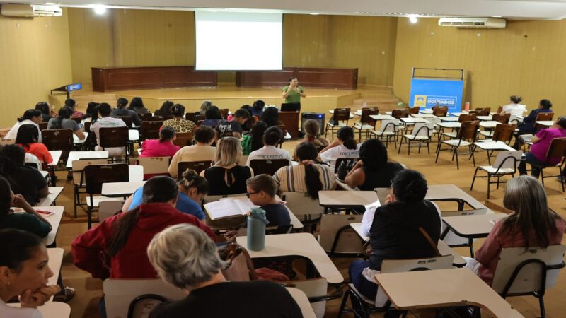 Prefeitura capacita merendeiras para garantir alimentação escolar saudável e segura