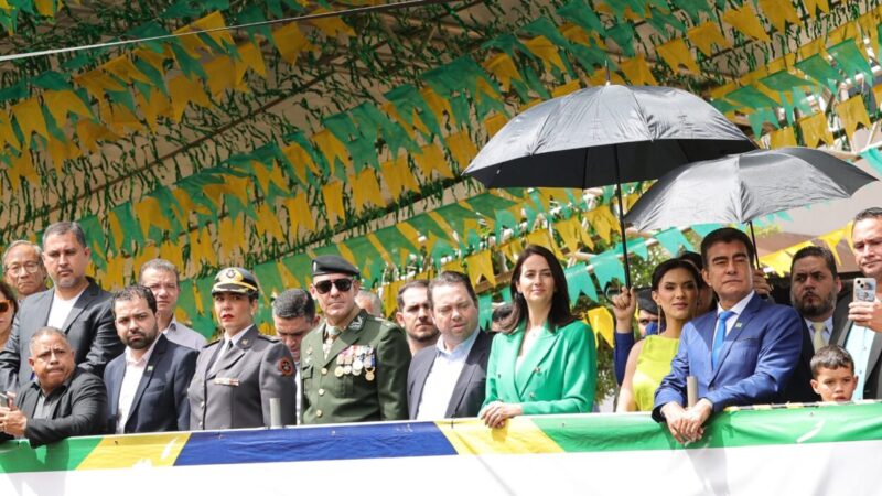 Prefeitura realiza desfile gigante e leva 30 mil pessoas para celebrar o 7 de Setembro