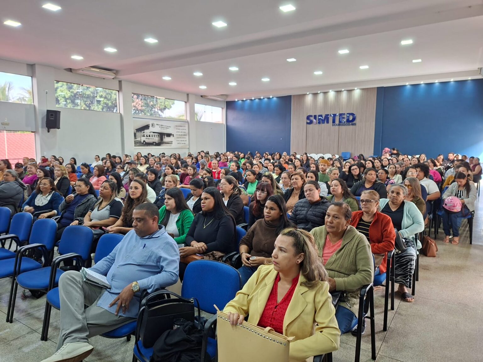 Prefeitura capacita professores para escolas municipais em tempo integral