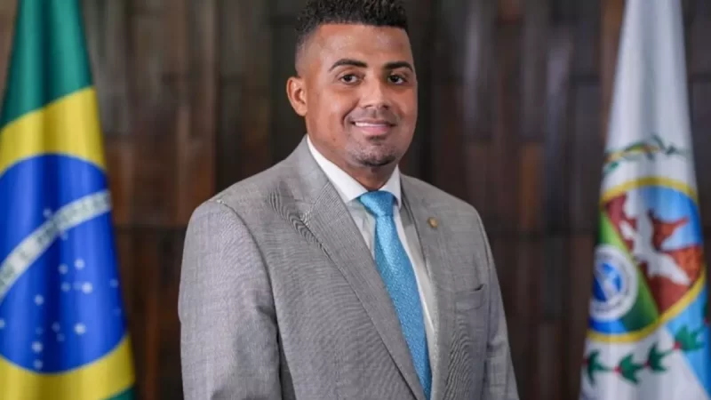 Deputado do RJ que usava loja do Flamengo em MS para lavar dinheiro tinha assessor para encobrir crimes