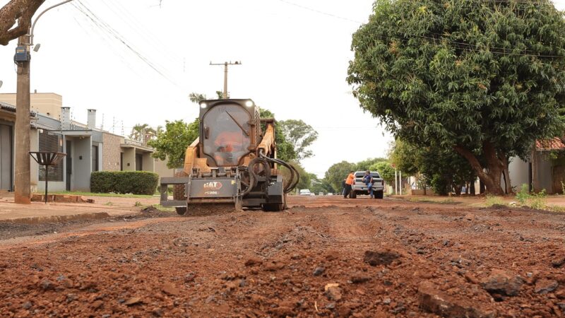 Prefeitura faz operação tapa-buraco no Ouro Verde, Campo Dourado e Jardim Flórida