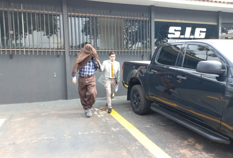 Homem que matou vizinho deixa PED para cumprir prisão na fazenda, com tornozeleira