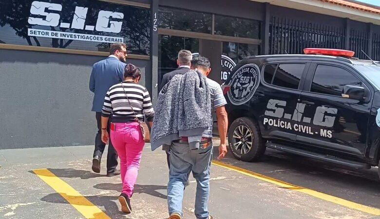 Casal acusado de matar cacique durante confusão em bar se apresenta à polícia