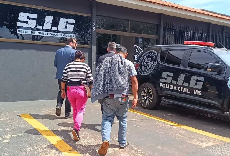 Casal acusado de matar cacique durante confusão em bar se apresenta à polícia