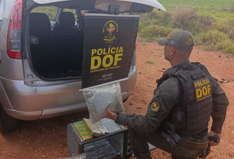 Polícia apreende maconha e skunk escondidos em forno elétrico